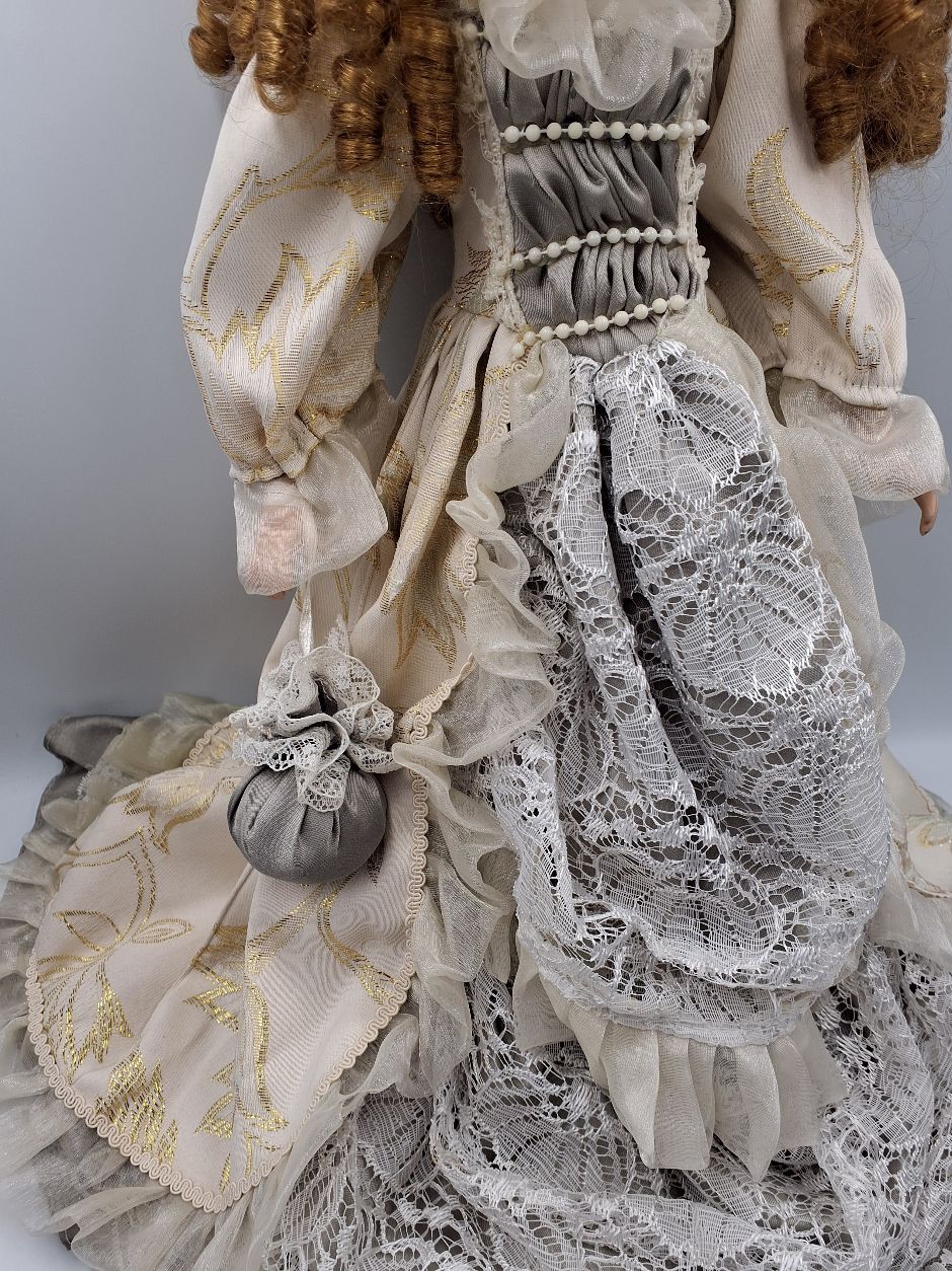 Porcelæn dukke