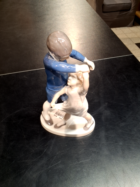 B&G figur dansende børn