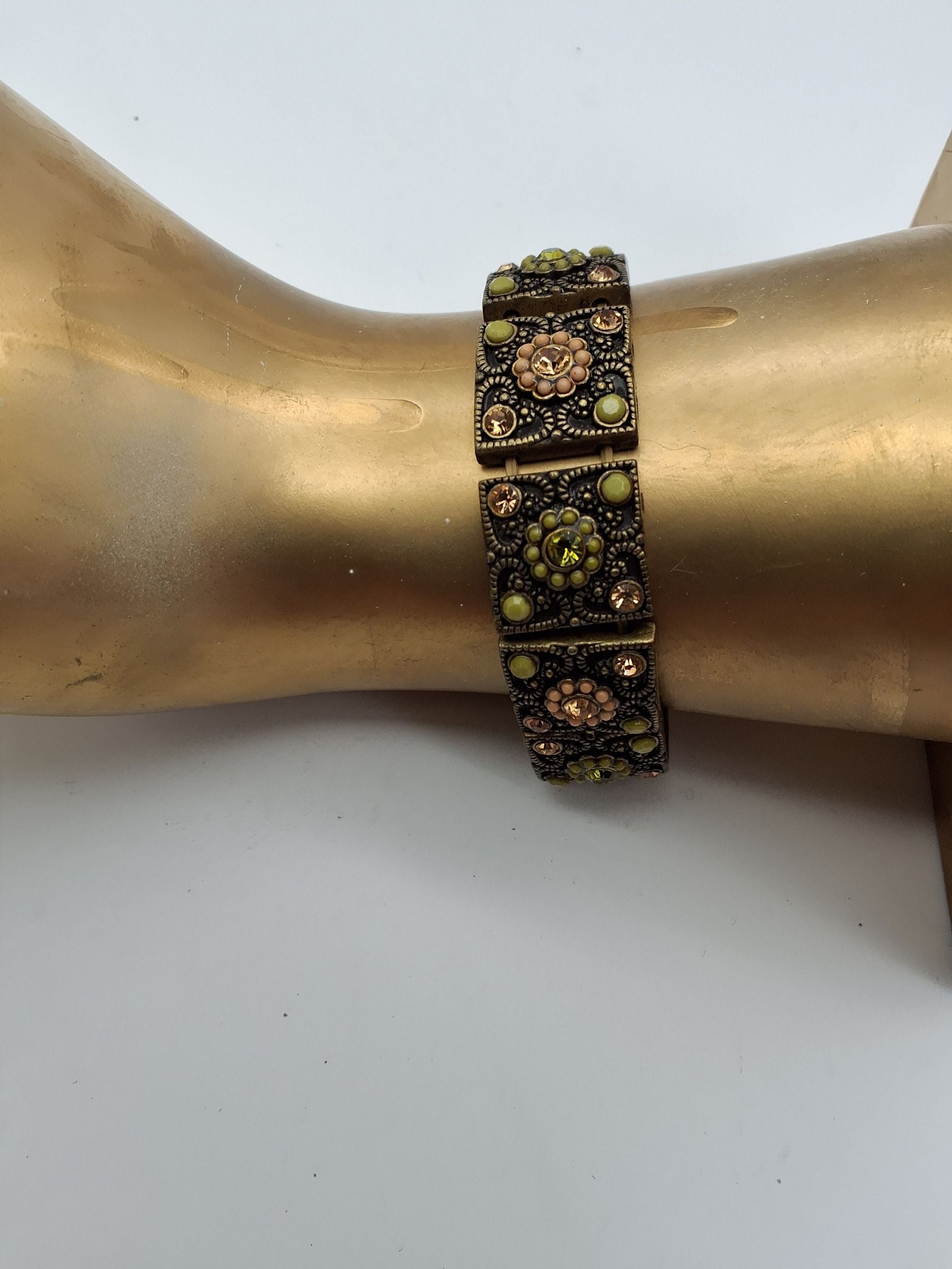 Vintage armbånd i grønne nuancer (A093)