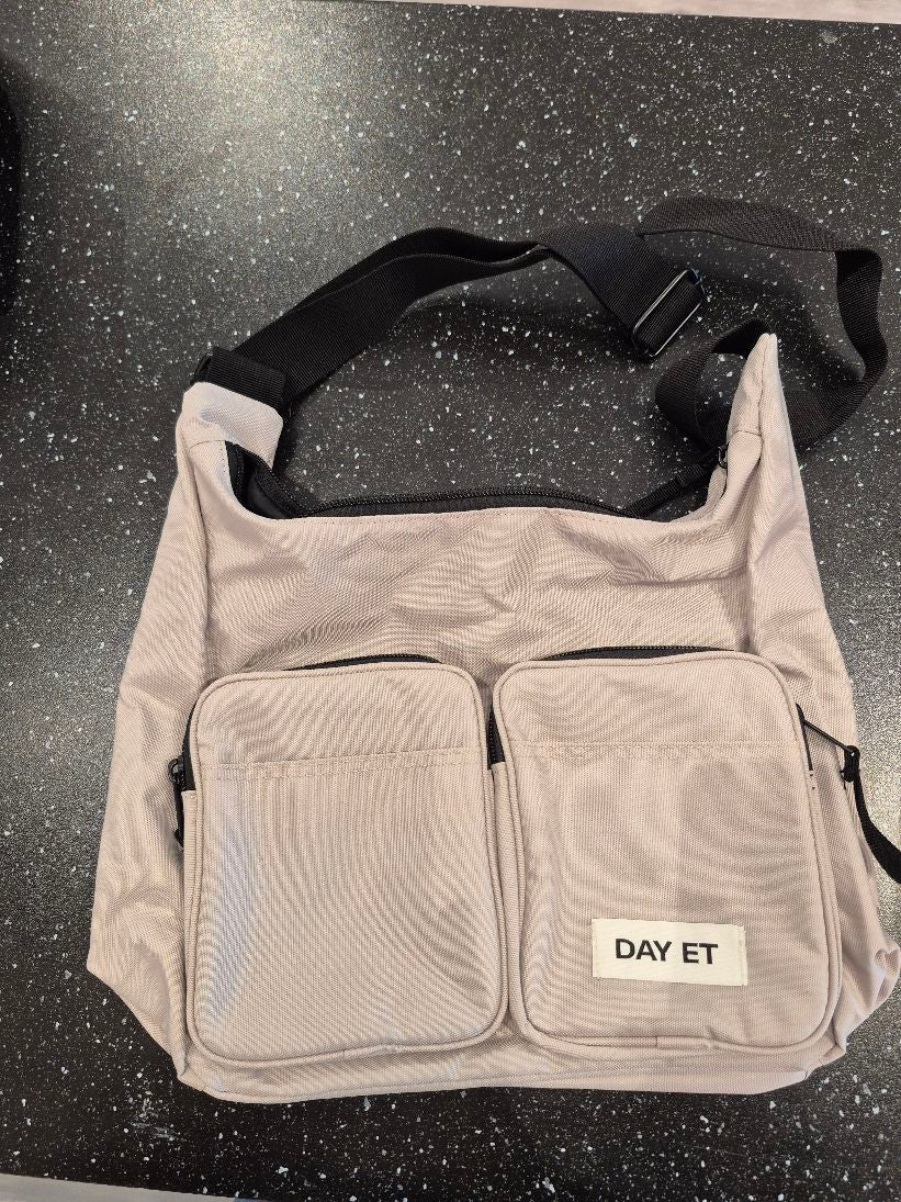 DAY ET * Beige TASKE