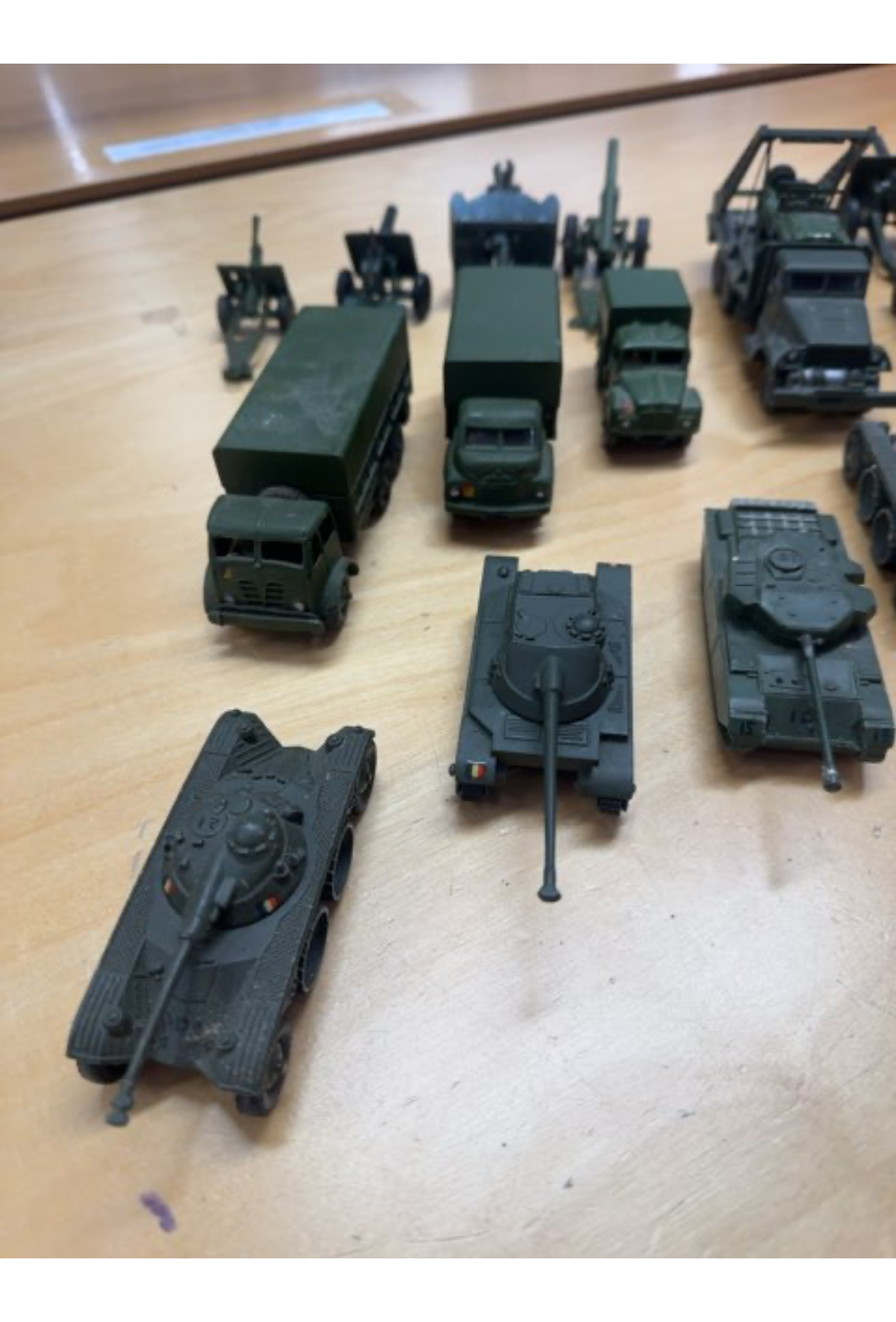 Dinky Toys - LOT af millitærkøretøjer