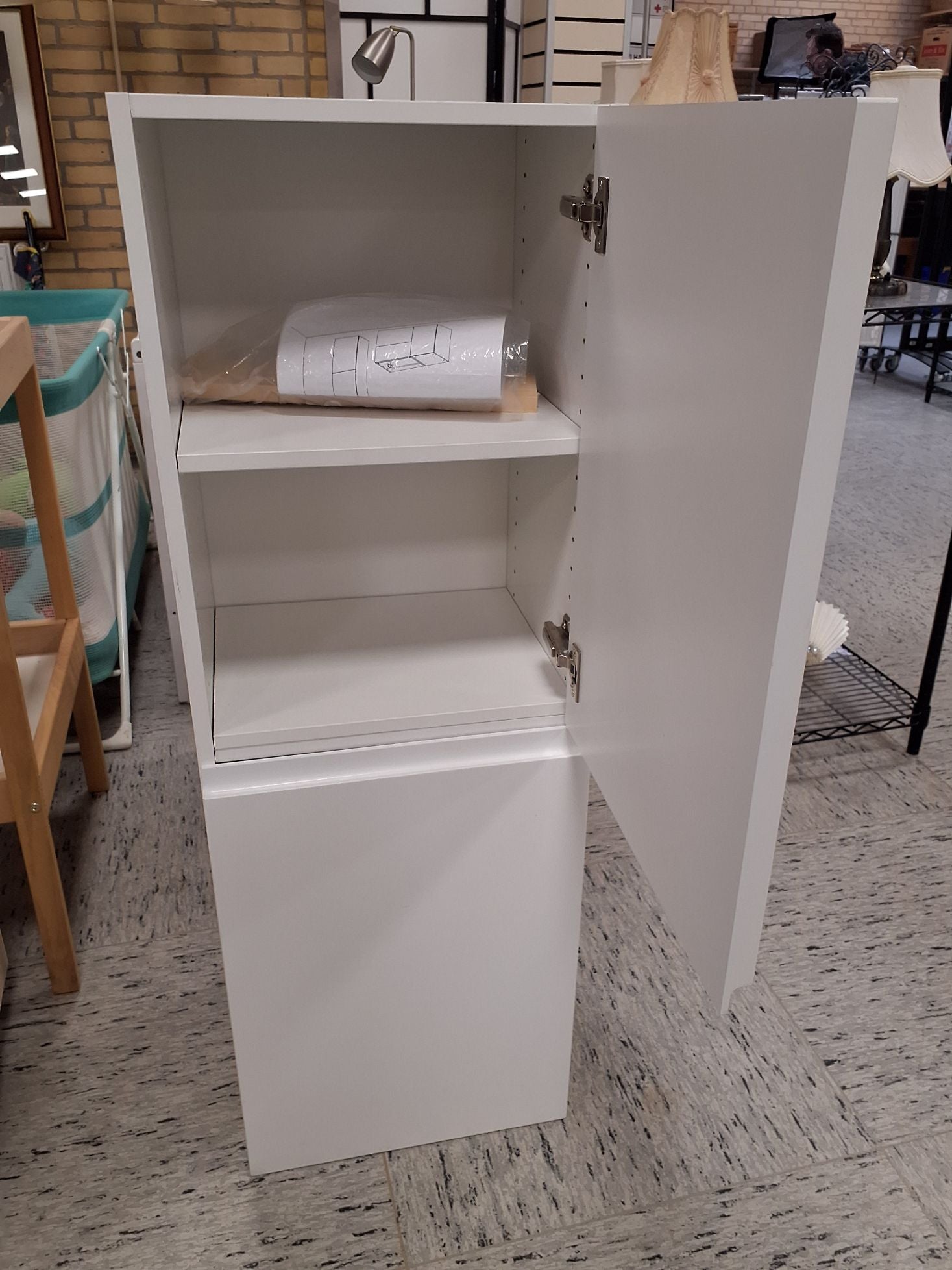 Badeværelses skab m kurv