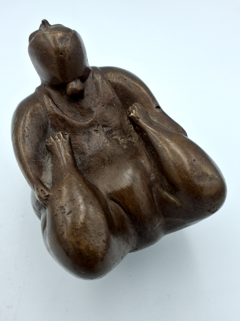 Kvinde I yoga stilling, bronze