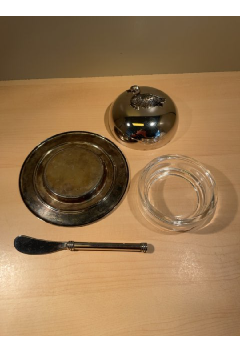 Smør skål m. låg, og smør kniv