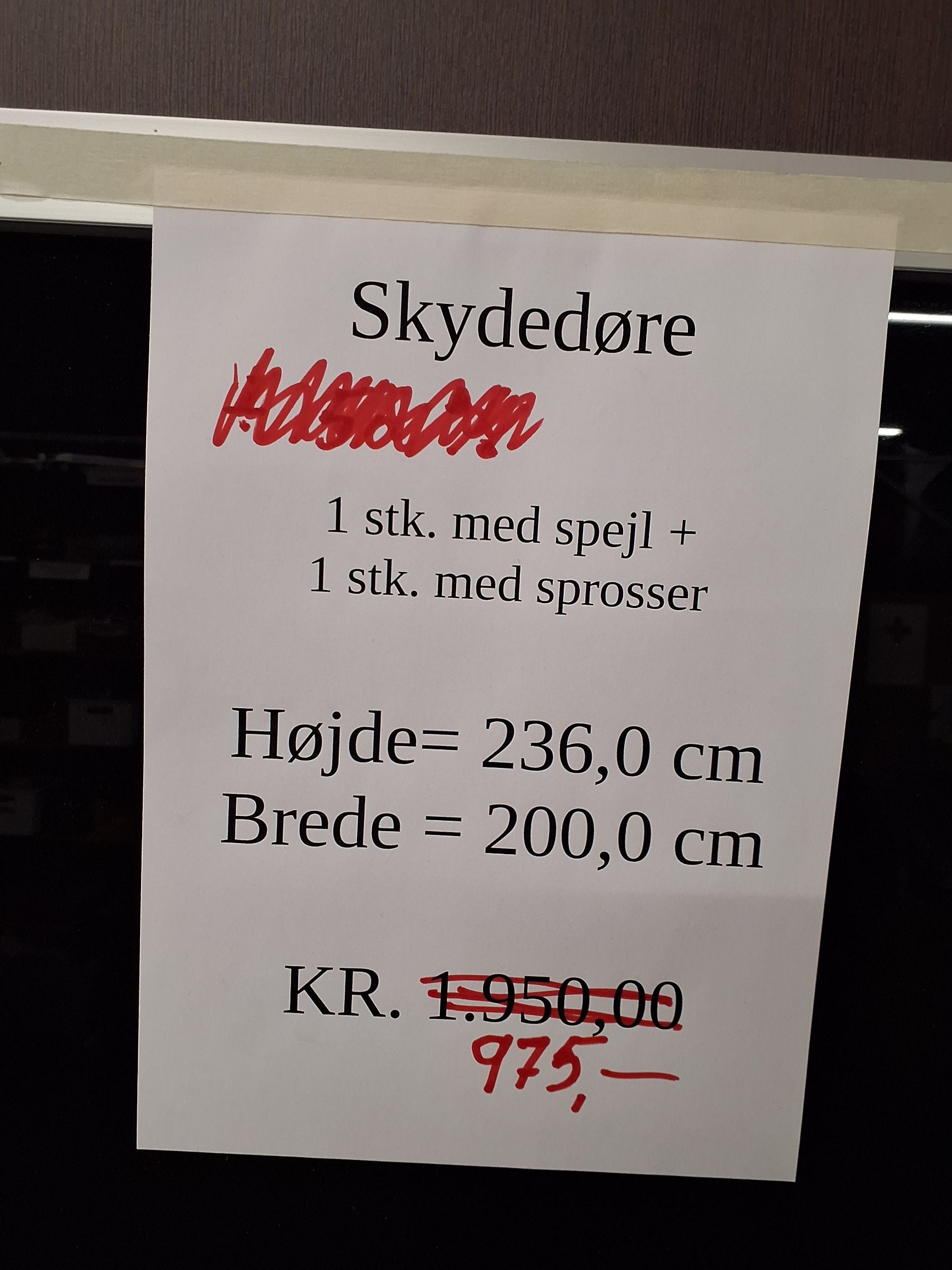 Skydedør til garderobeskab