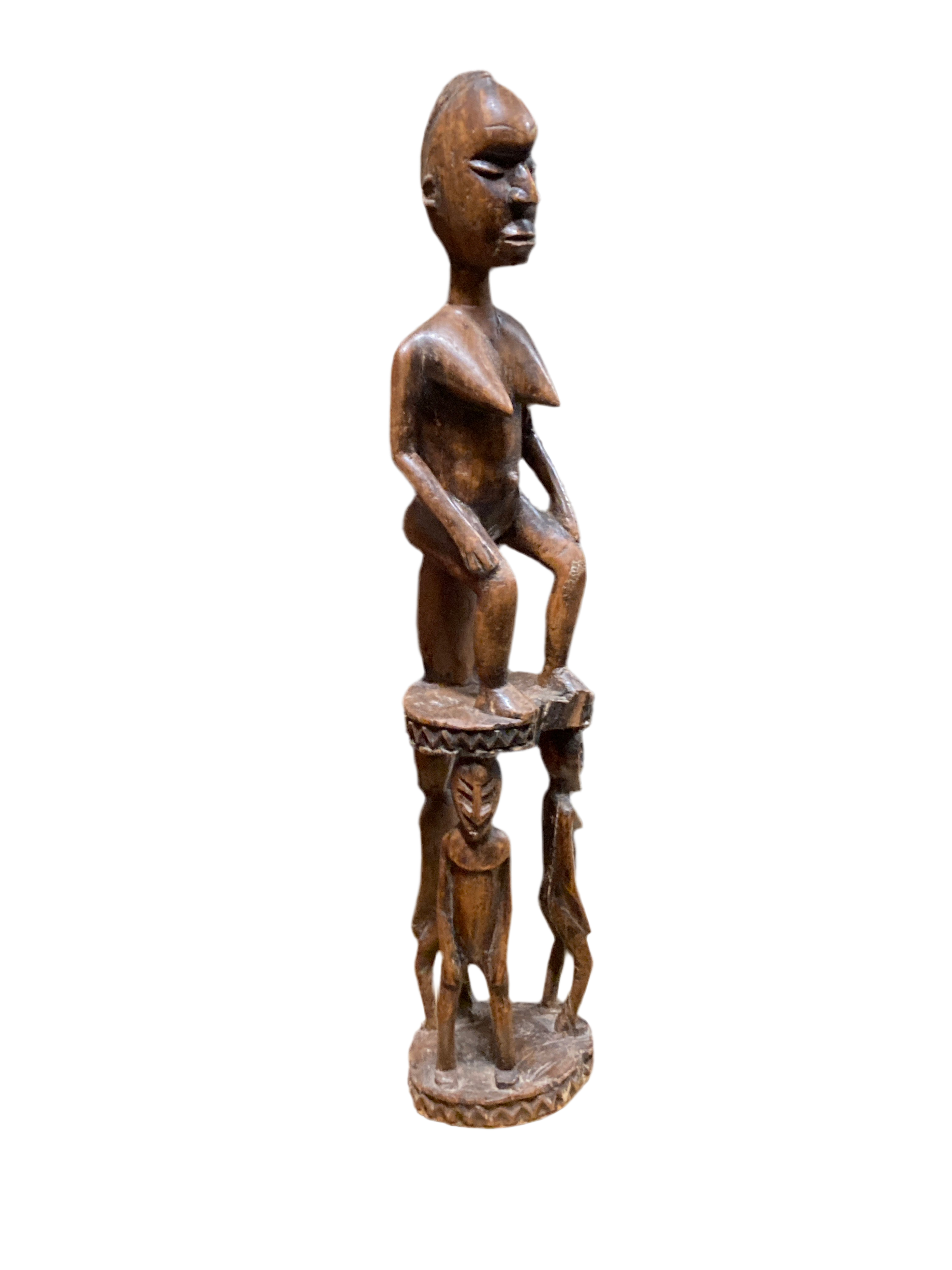 Stor træ skulptur