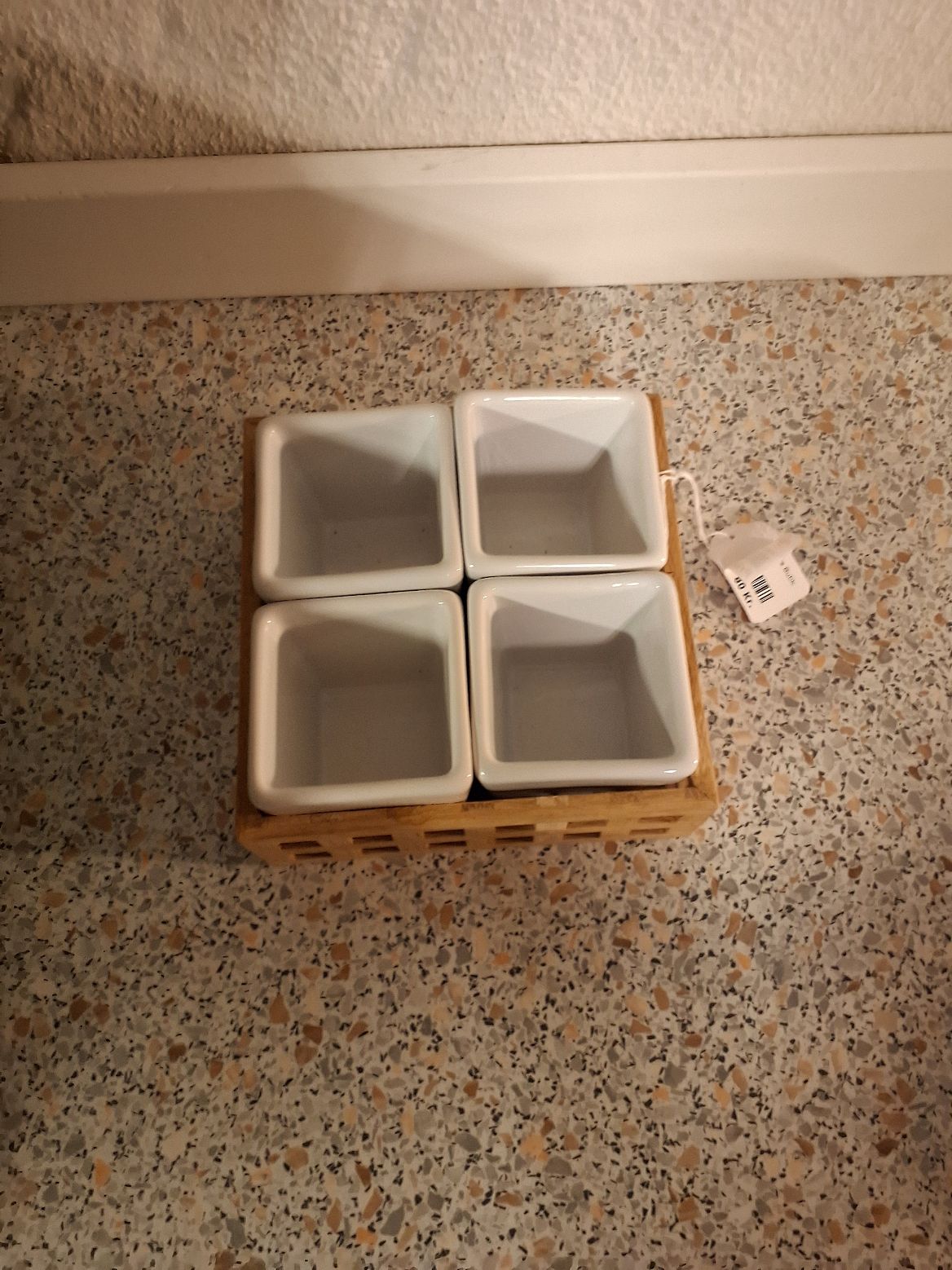 Små skåle med bakke