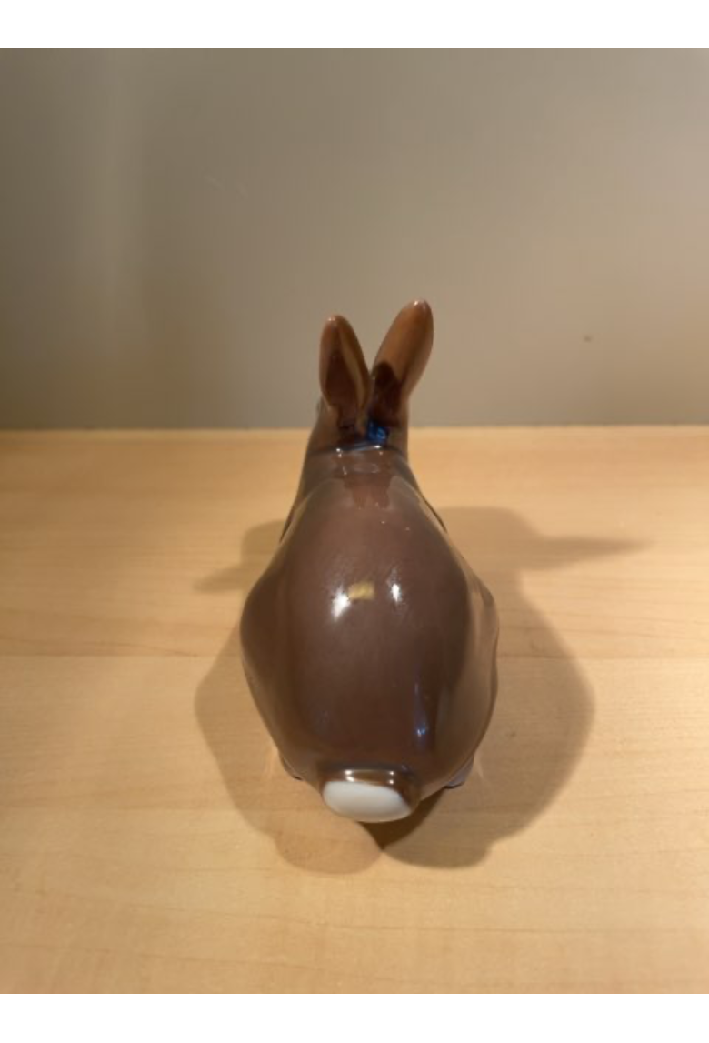 B&G siddende hare  nr. 2422