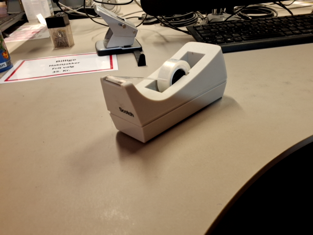 Tapeholder