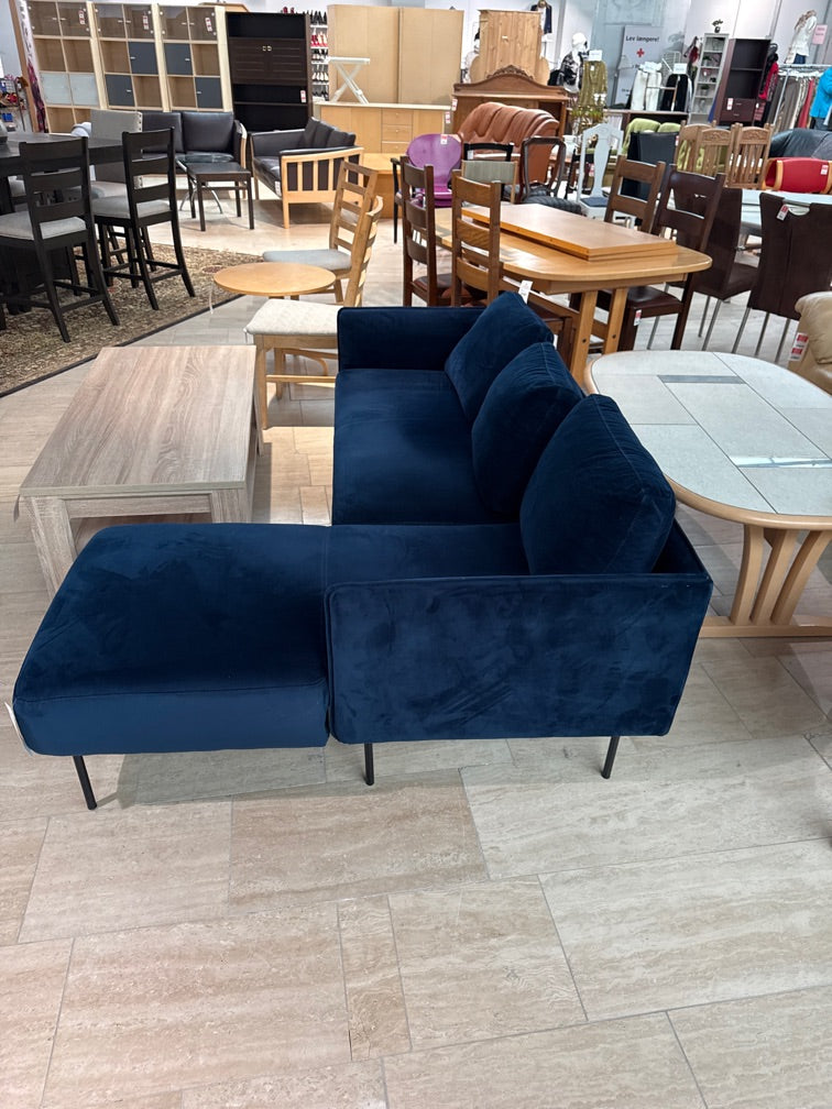 Sofa i blå velour