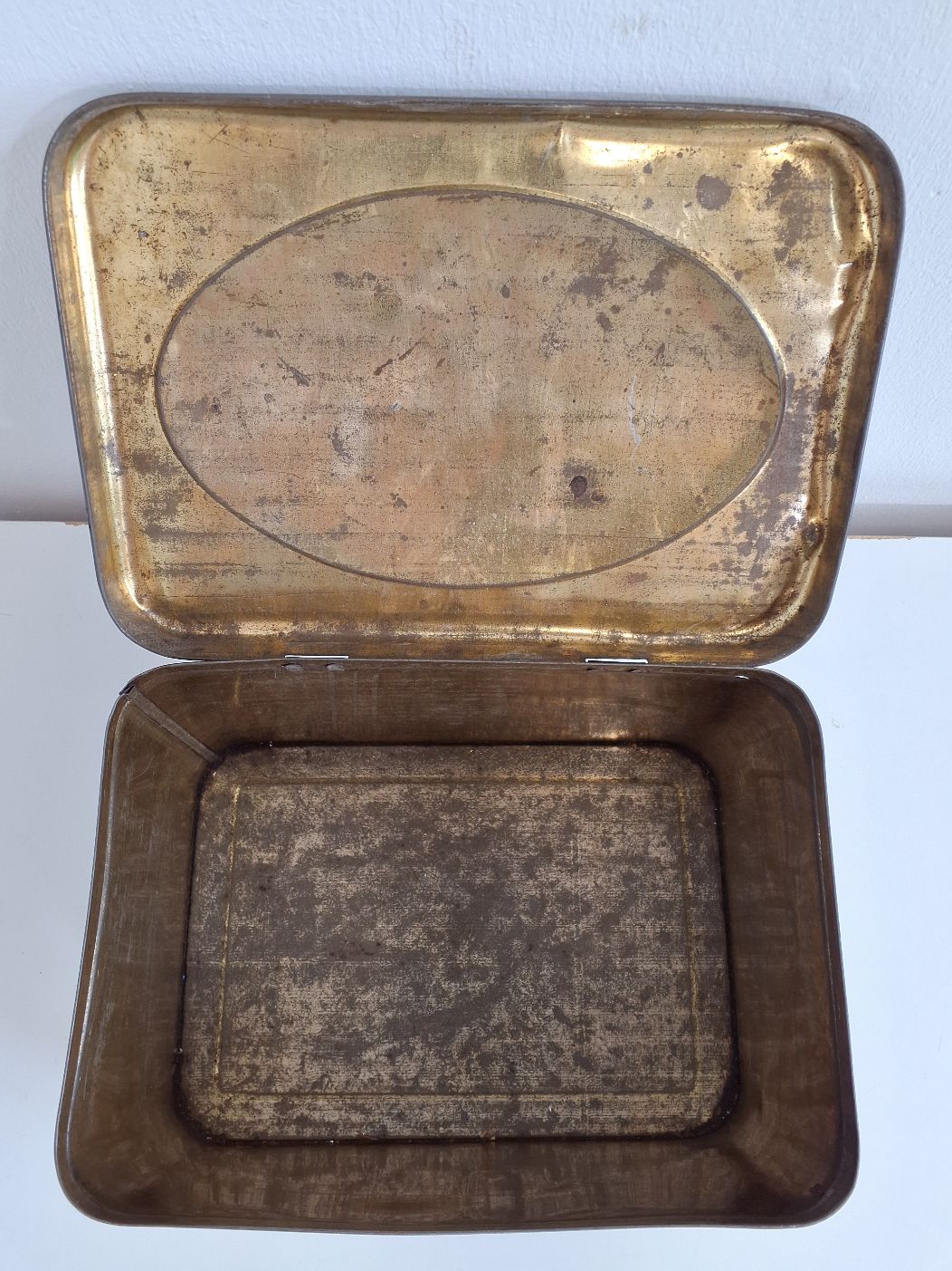 Vintage metalæske svaner