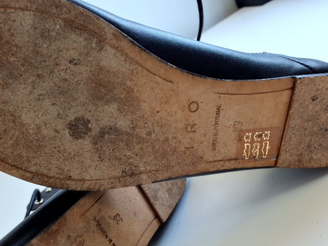 Iro Sandal (H732)
