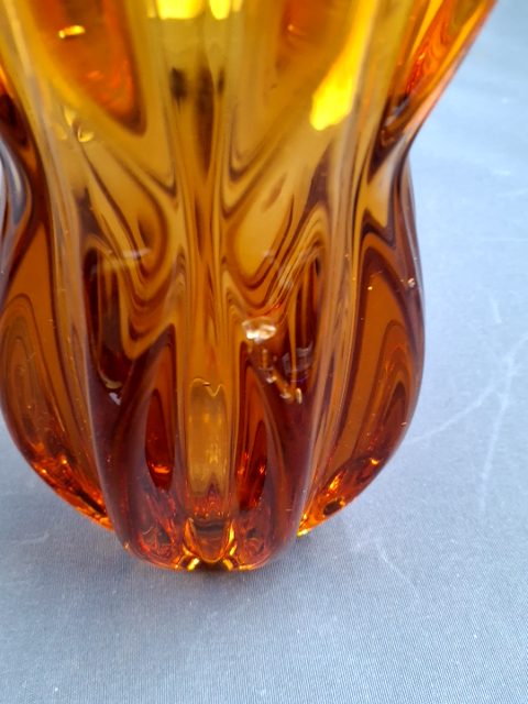 Ravfarvet vase