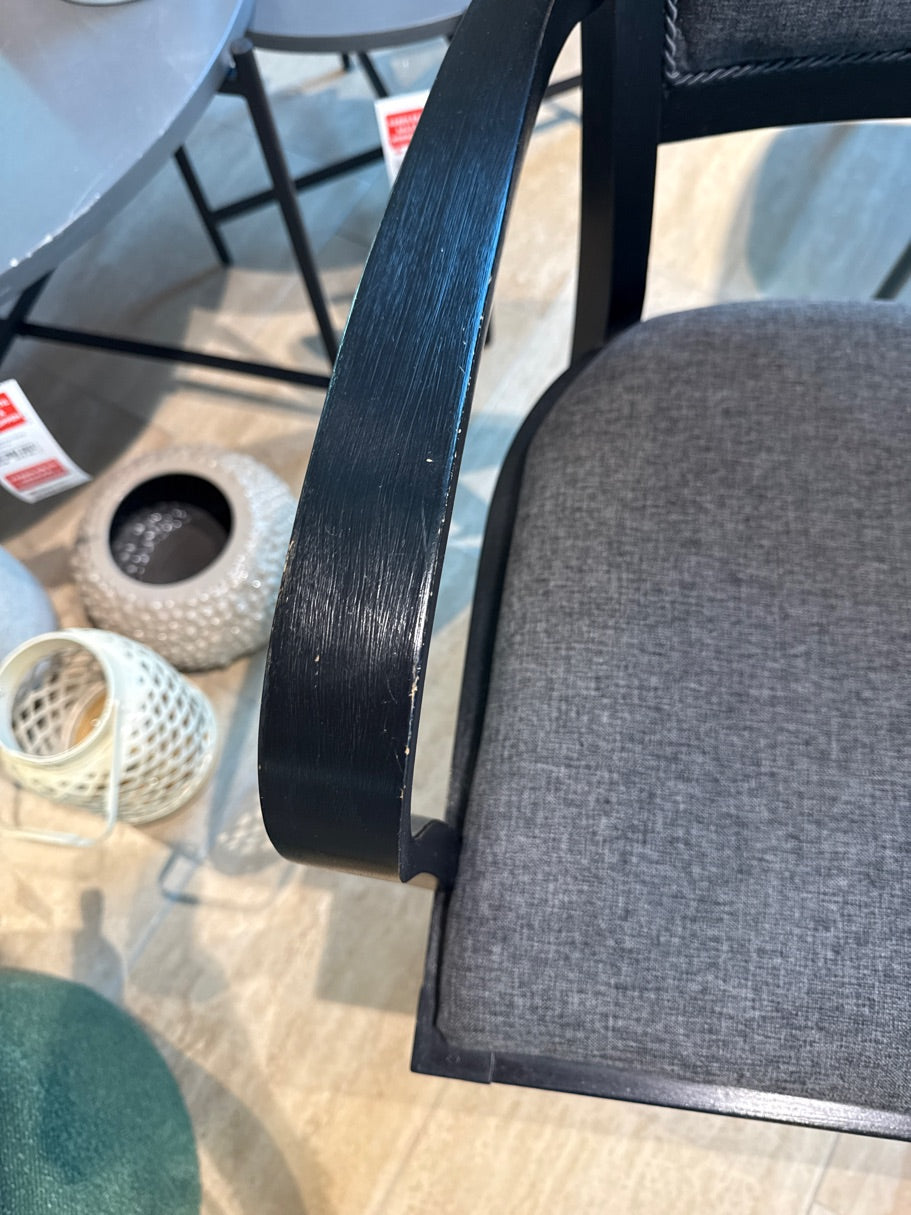 Stol grå med sort træ