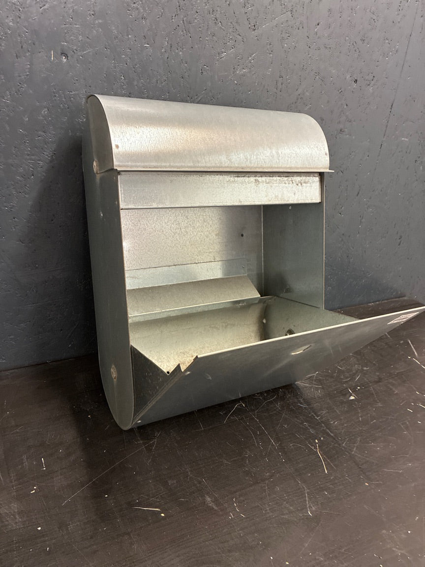 Galvaniseret postkasse h 50 cm b 38 cm dybde 19 cm
