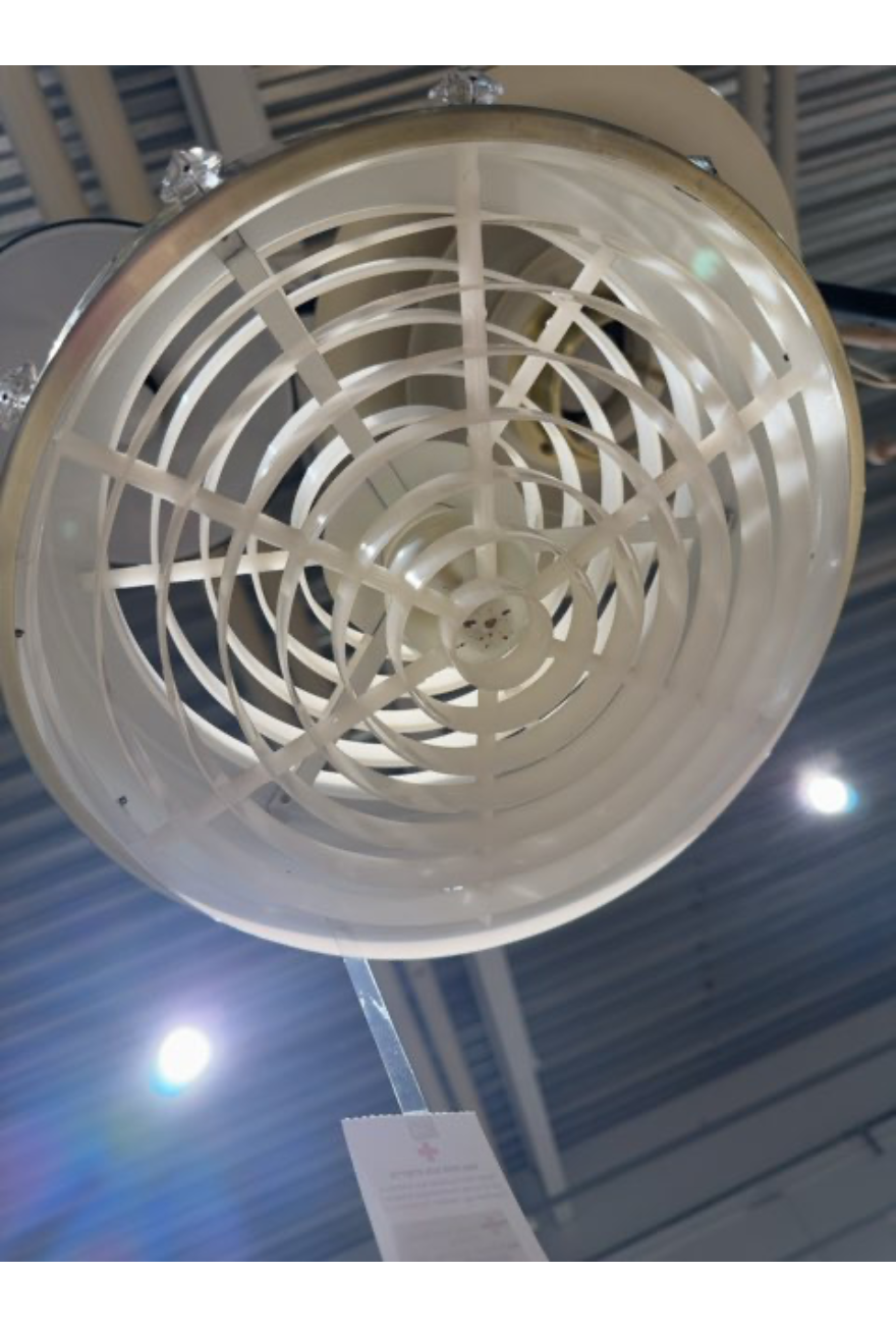 Lampe dekoreret med sten