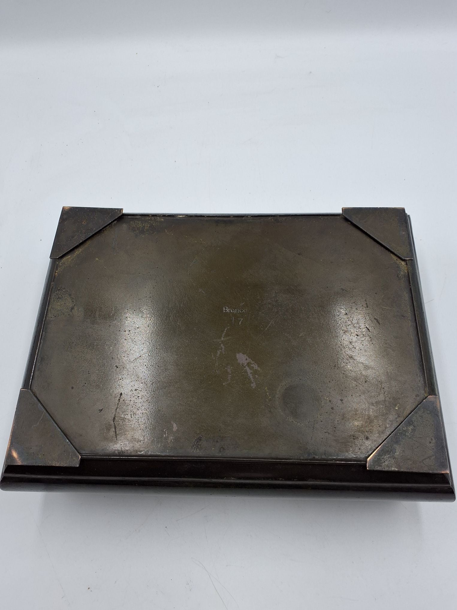 Bronce smykkeskrin
