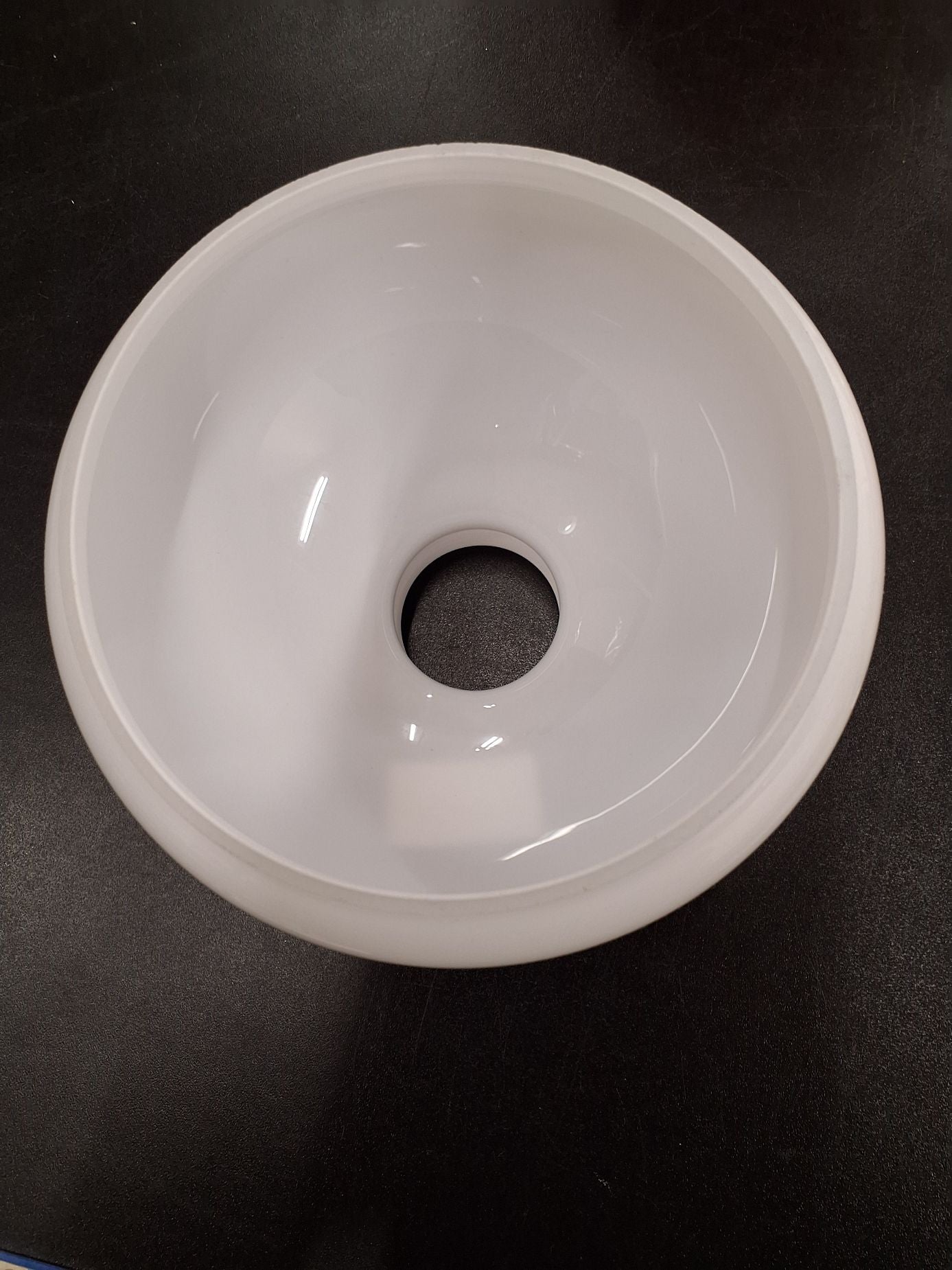 Klassisk hvid opalin glasskærm til olielampe – Ø152 mm