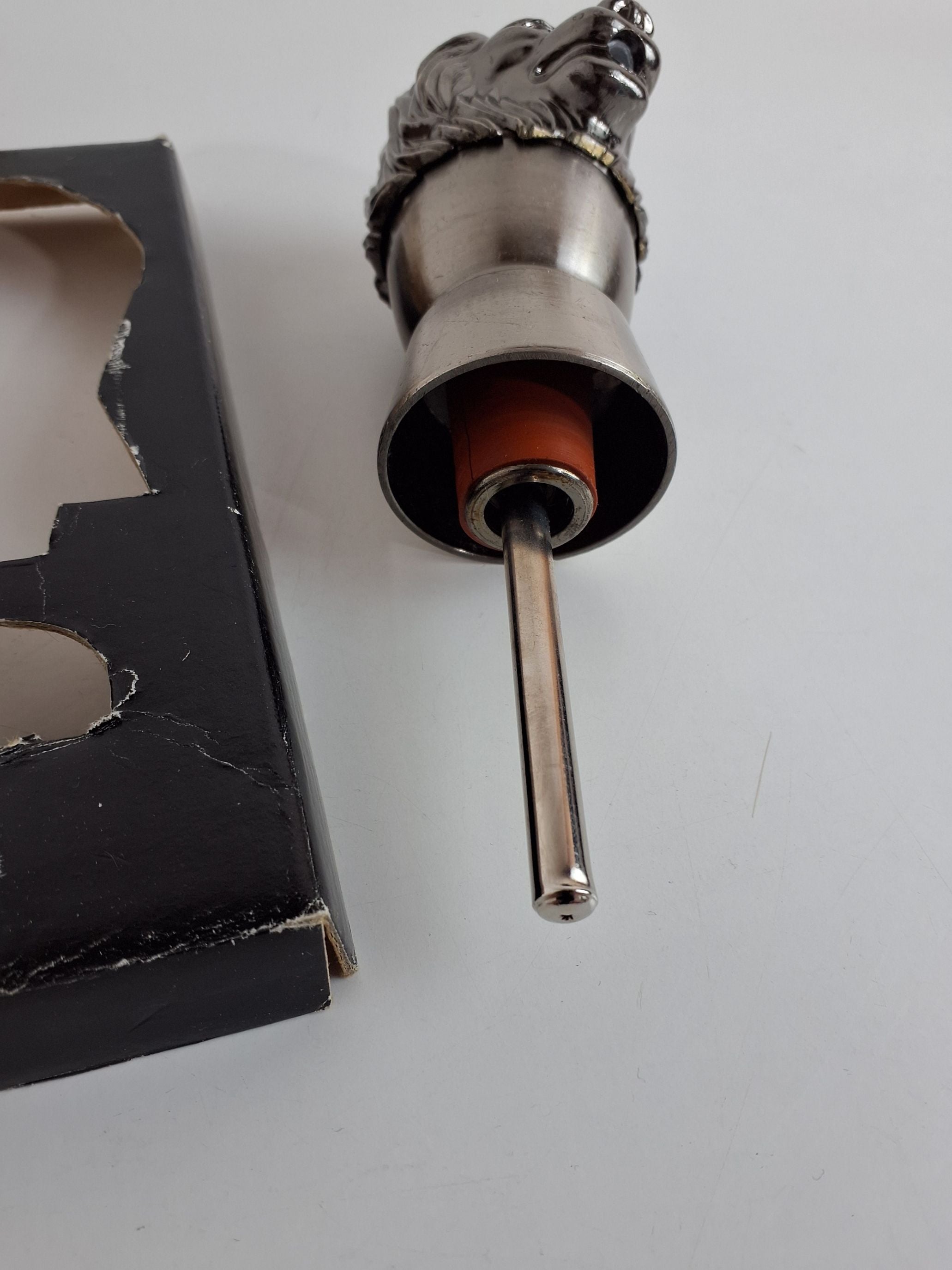 Antik vinprop, lion head auto jigger