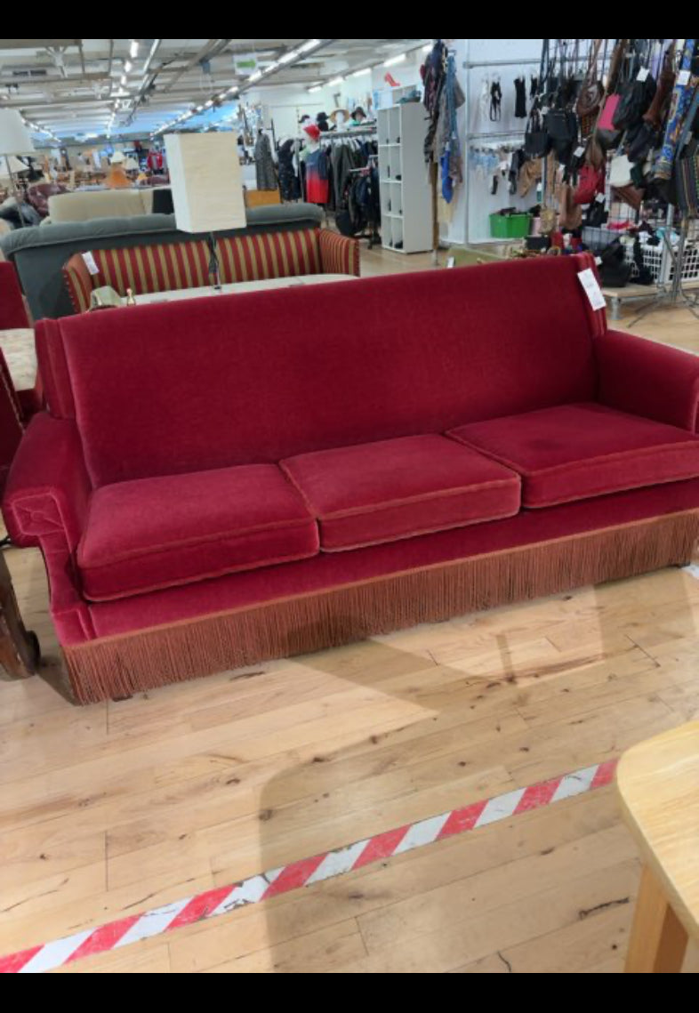 Retro sofa i velour med frynser