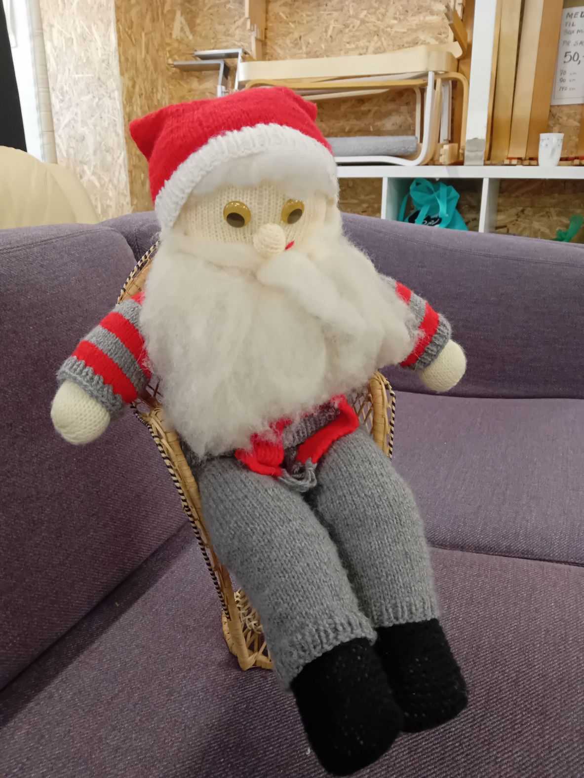 Nissefar på stol