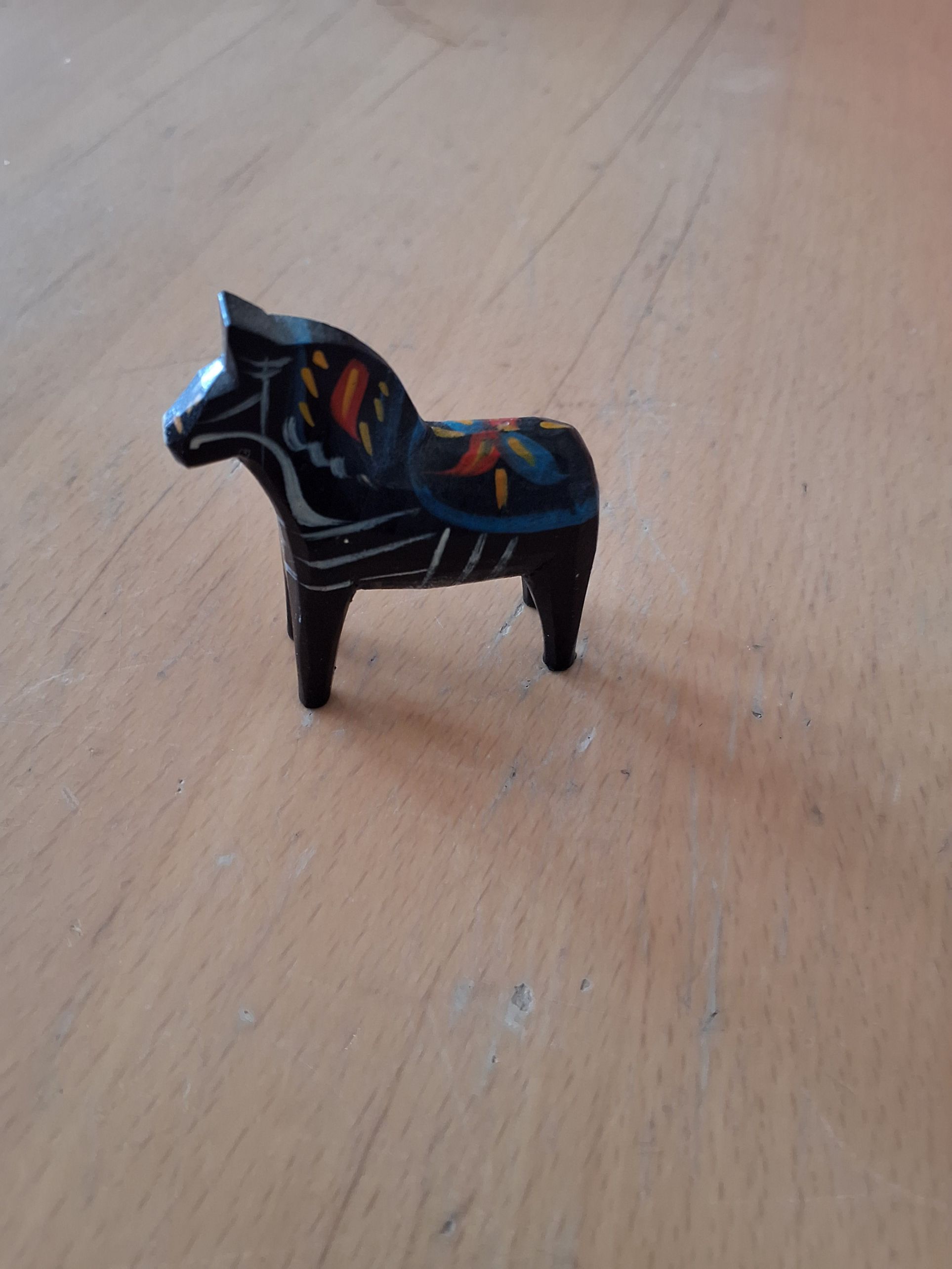 Dala hest sort