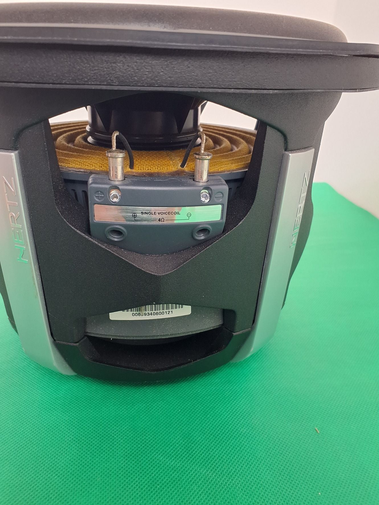Hertz ML 2500.bilsubwoofer