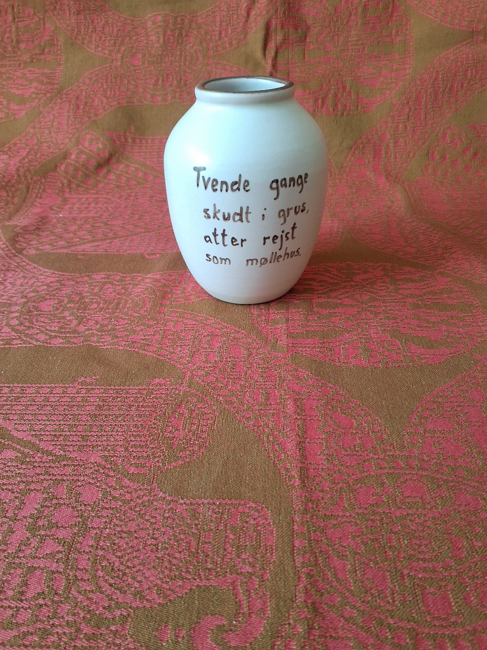 Lille  vase med motiv