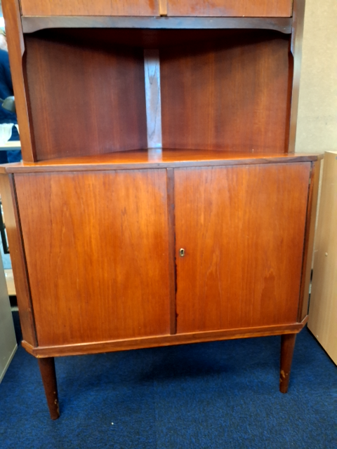 Teak, hjørneskab