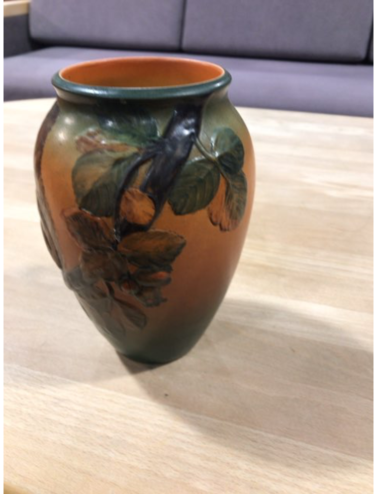 Ipsen vase med egern