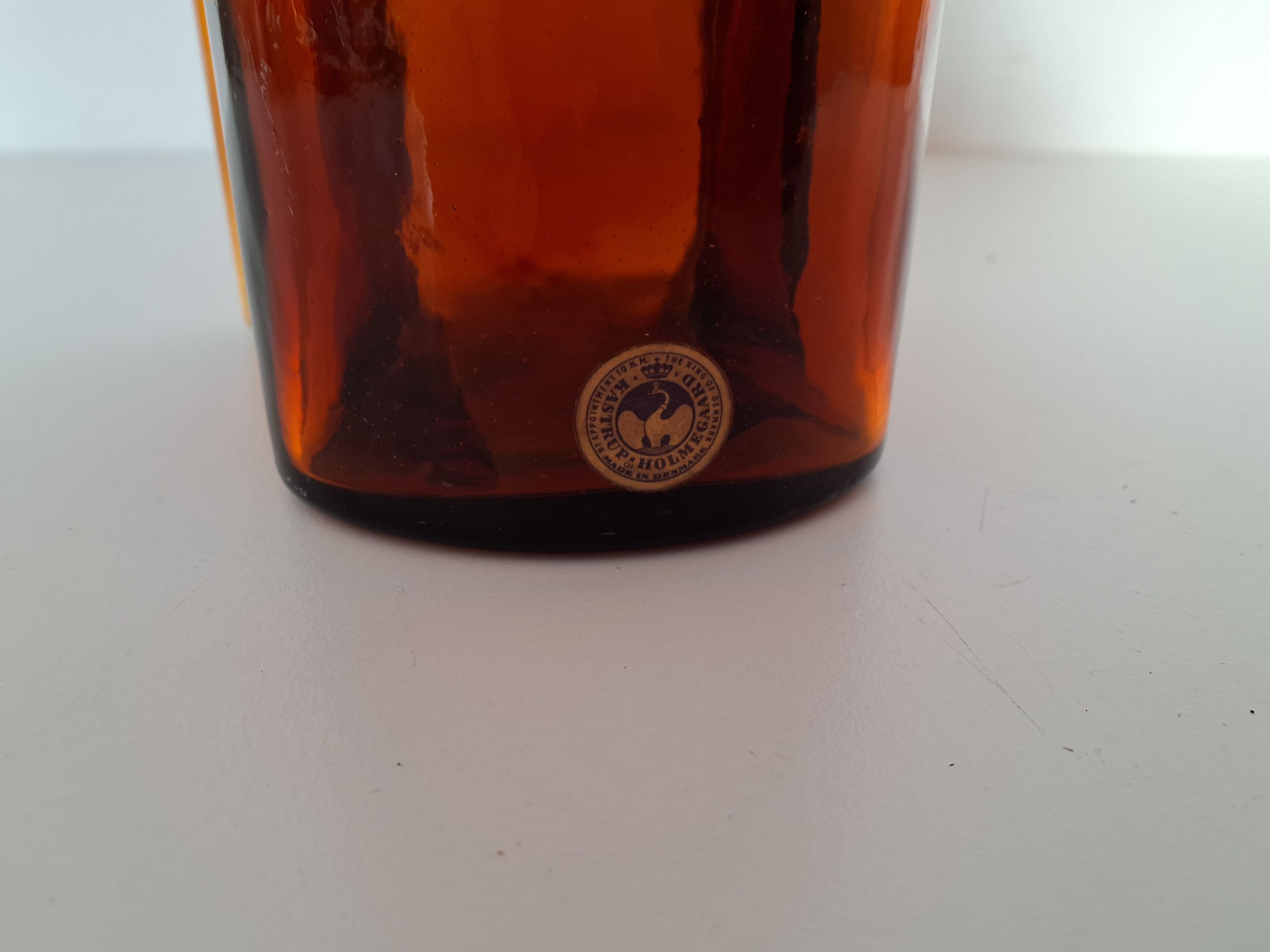 Røgfarvet flaske med kork