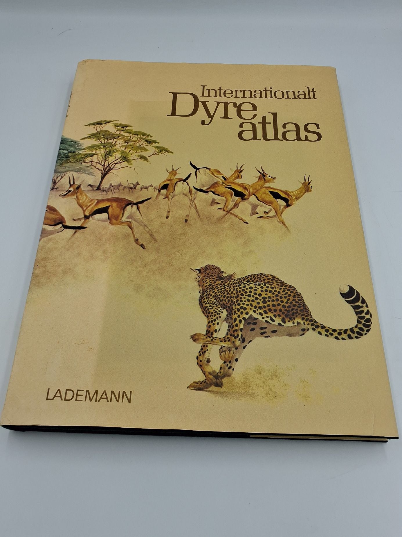 Bog: Internationalt Dyreatlas