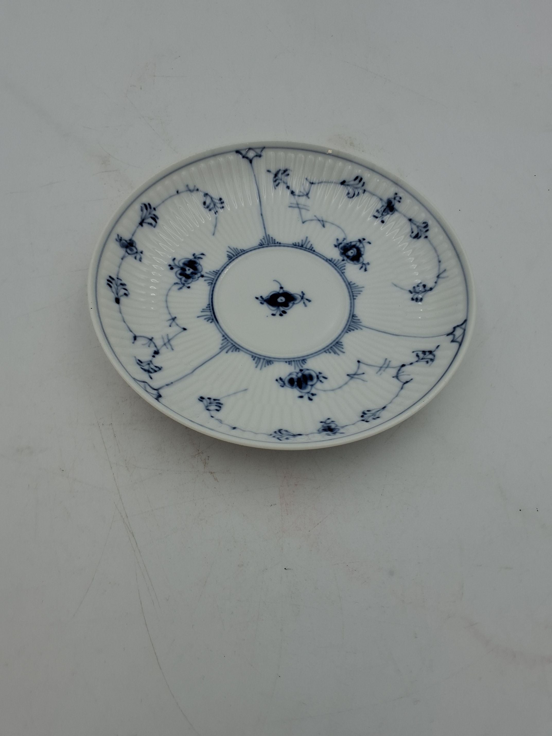 Royal Copenhagen musselmalet riflet underkop