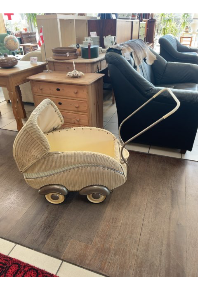 Gammel dukkevogn