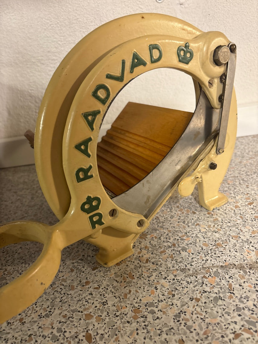 Raadvad brødskærer