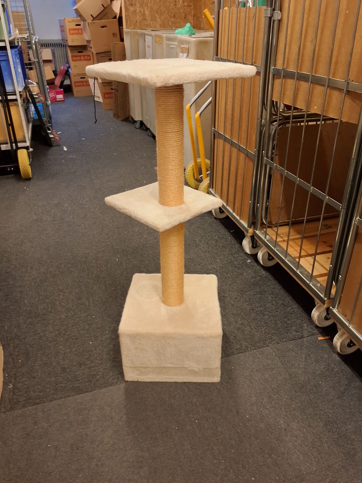 Katte træ legetårn