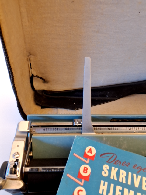 Olivetti Lettera 22, rejse skrivemaskine