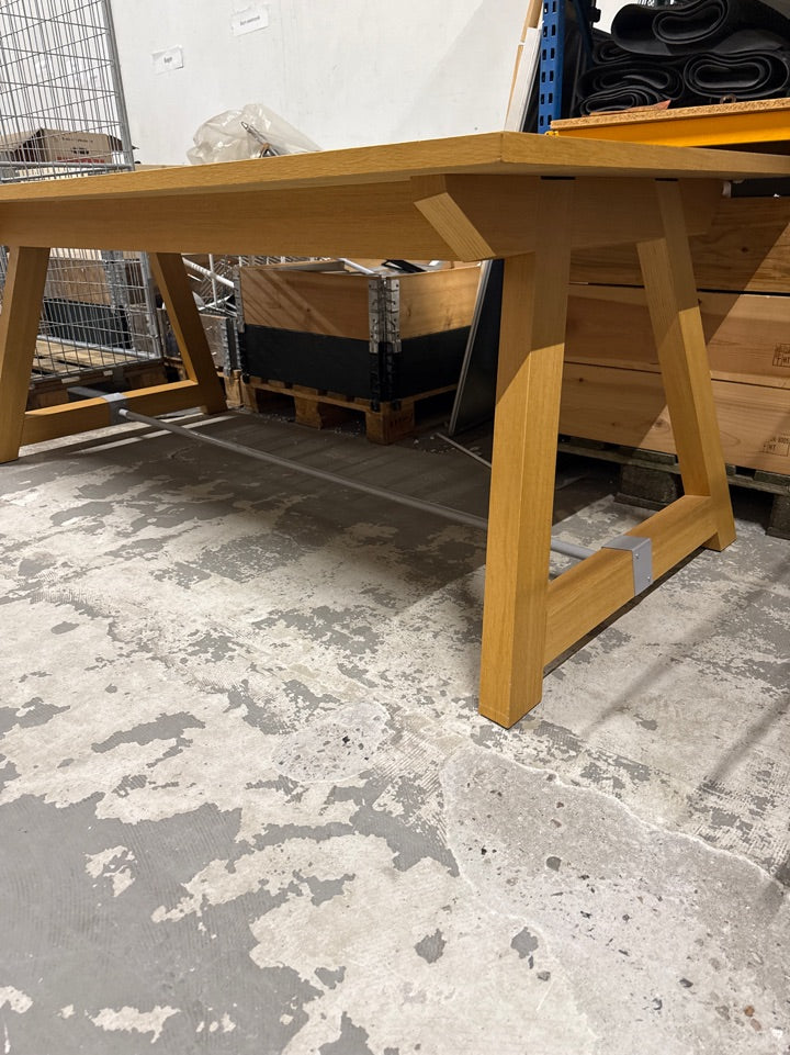Spisebord massiv lyst træ
