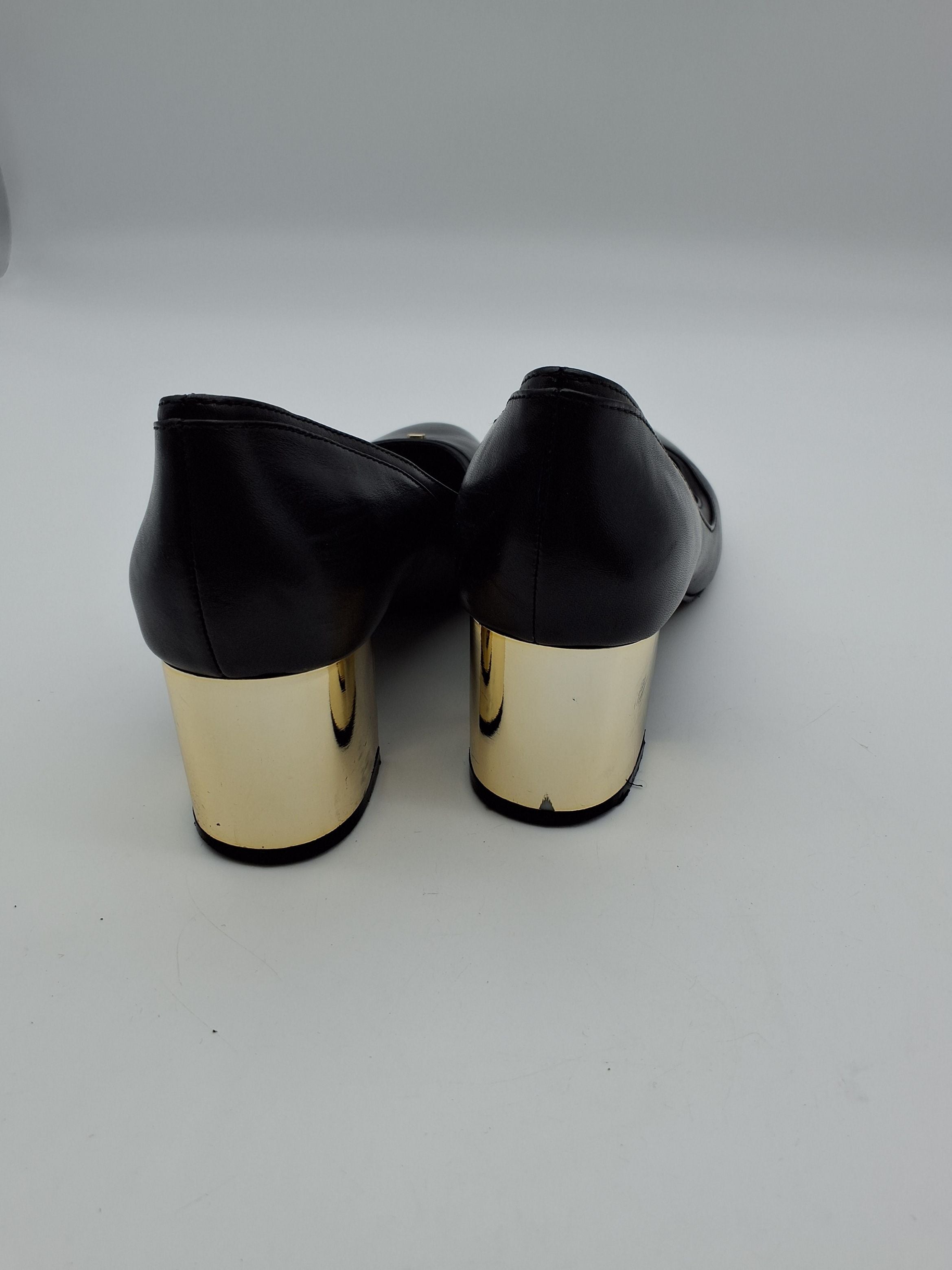 Aigner Courtney Pumps