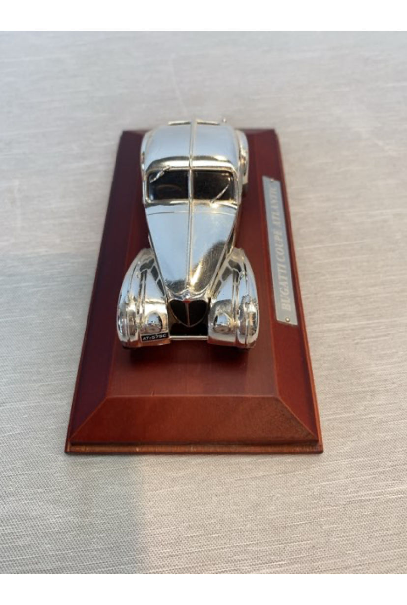 Bugatti model bil