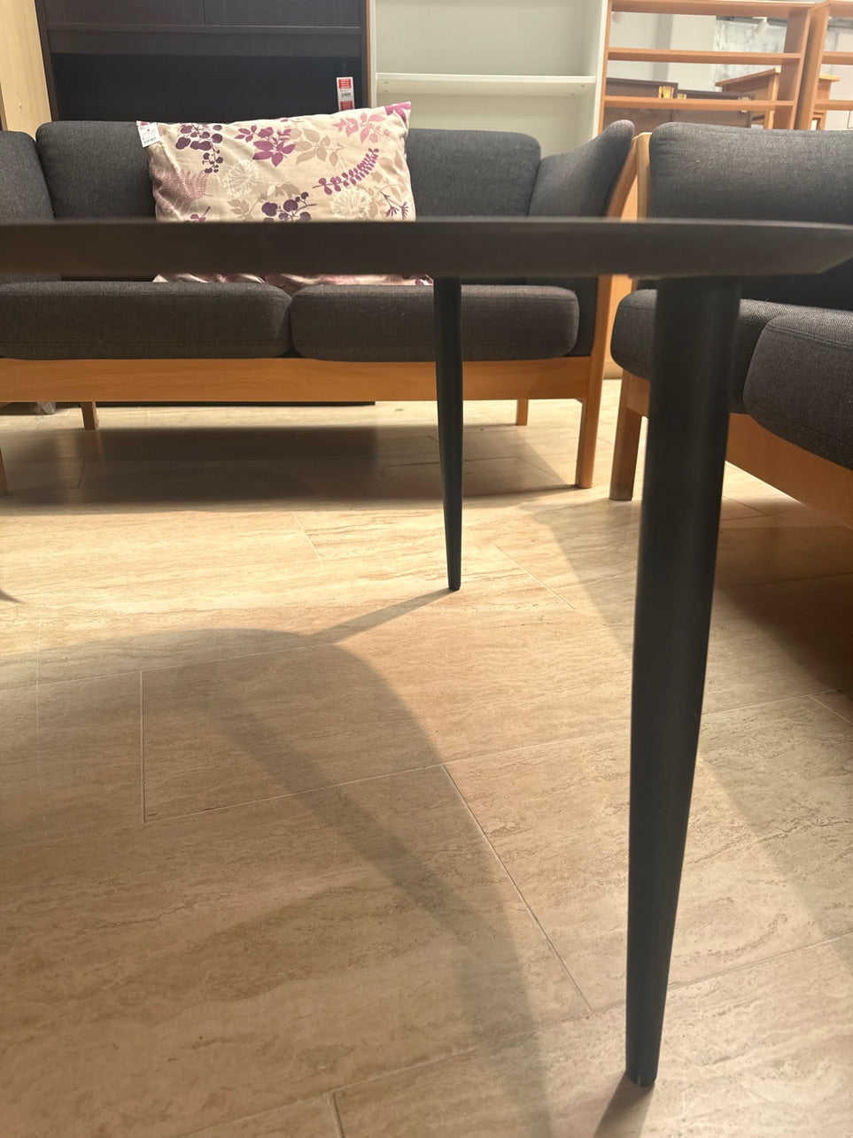 Sofabord hvid og sort ovalt