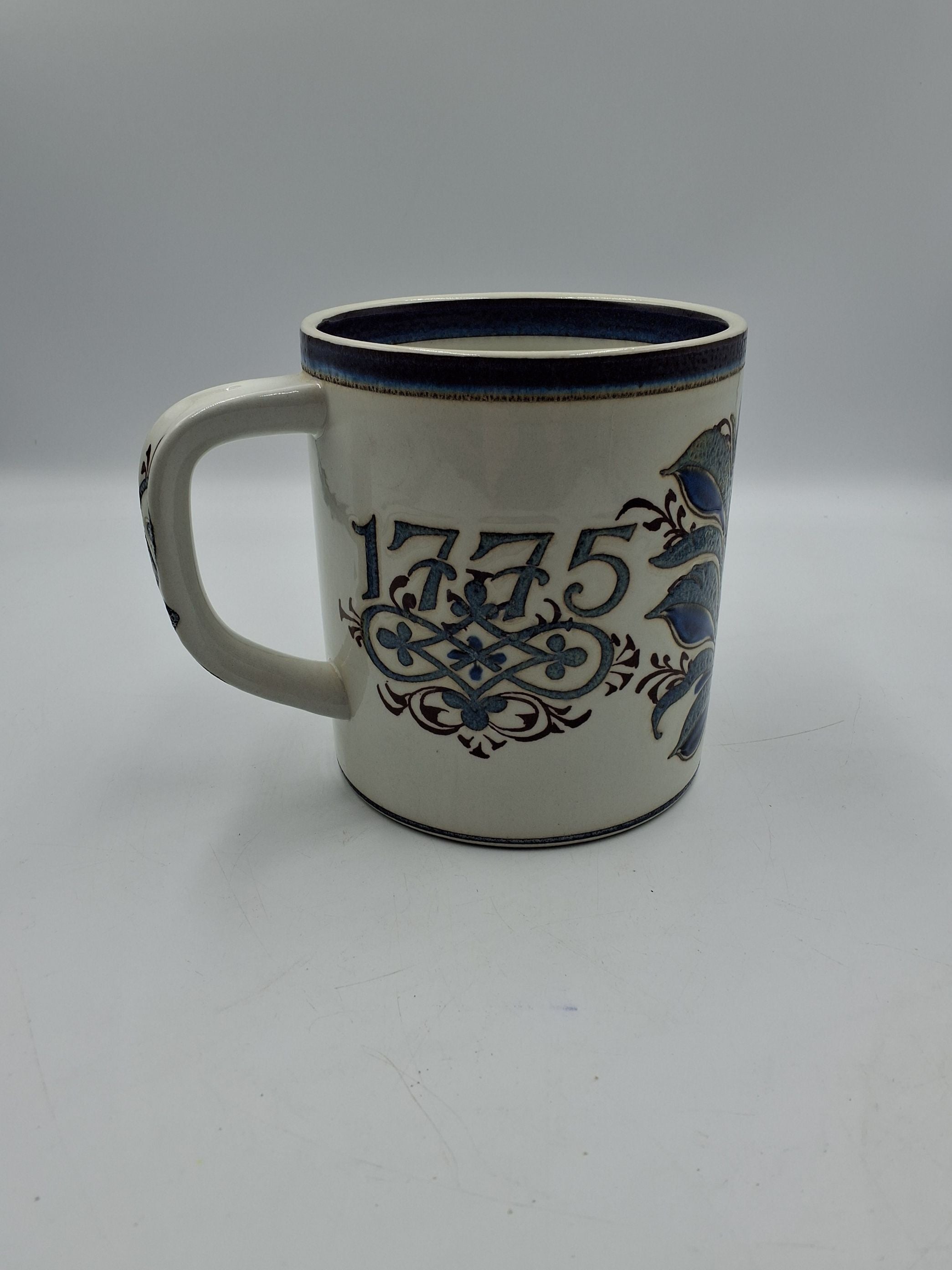 Royal Copenhagen Jubilæumskrus 1975