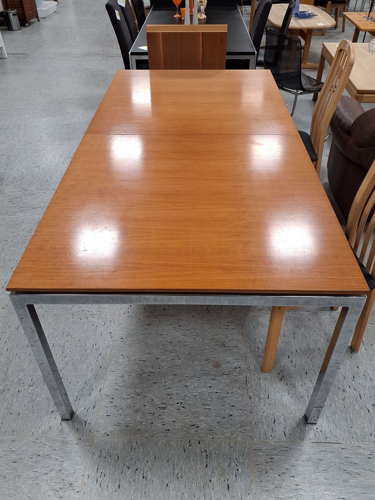 Spisebord stål og træ