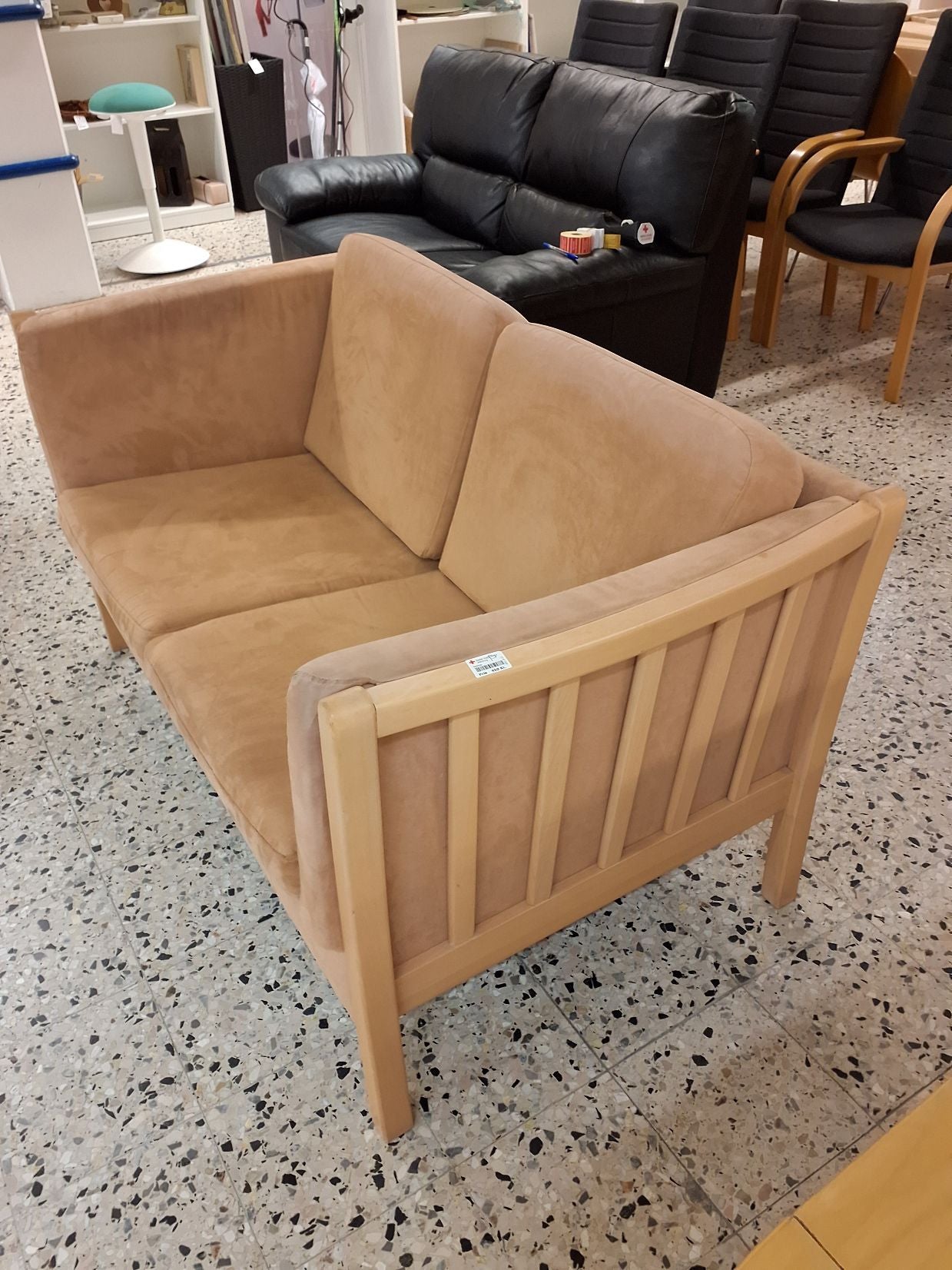 2 pers. Beige sofa