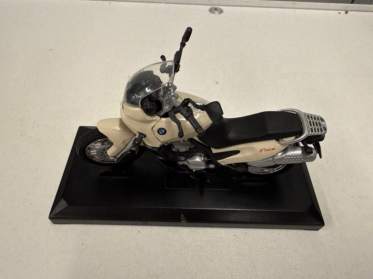 BMW F650ST modelmotorcykel