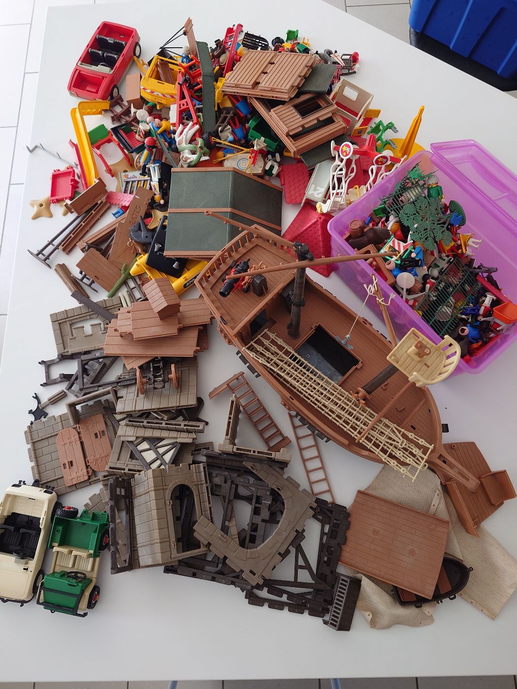 Ca 9 kg Blandet Playmobil