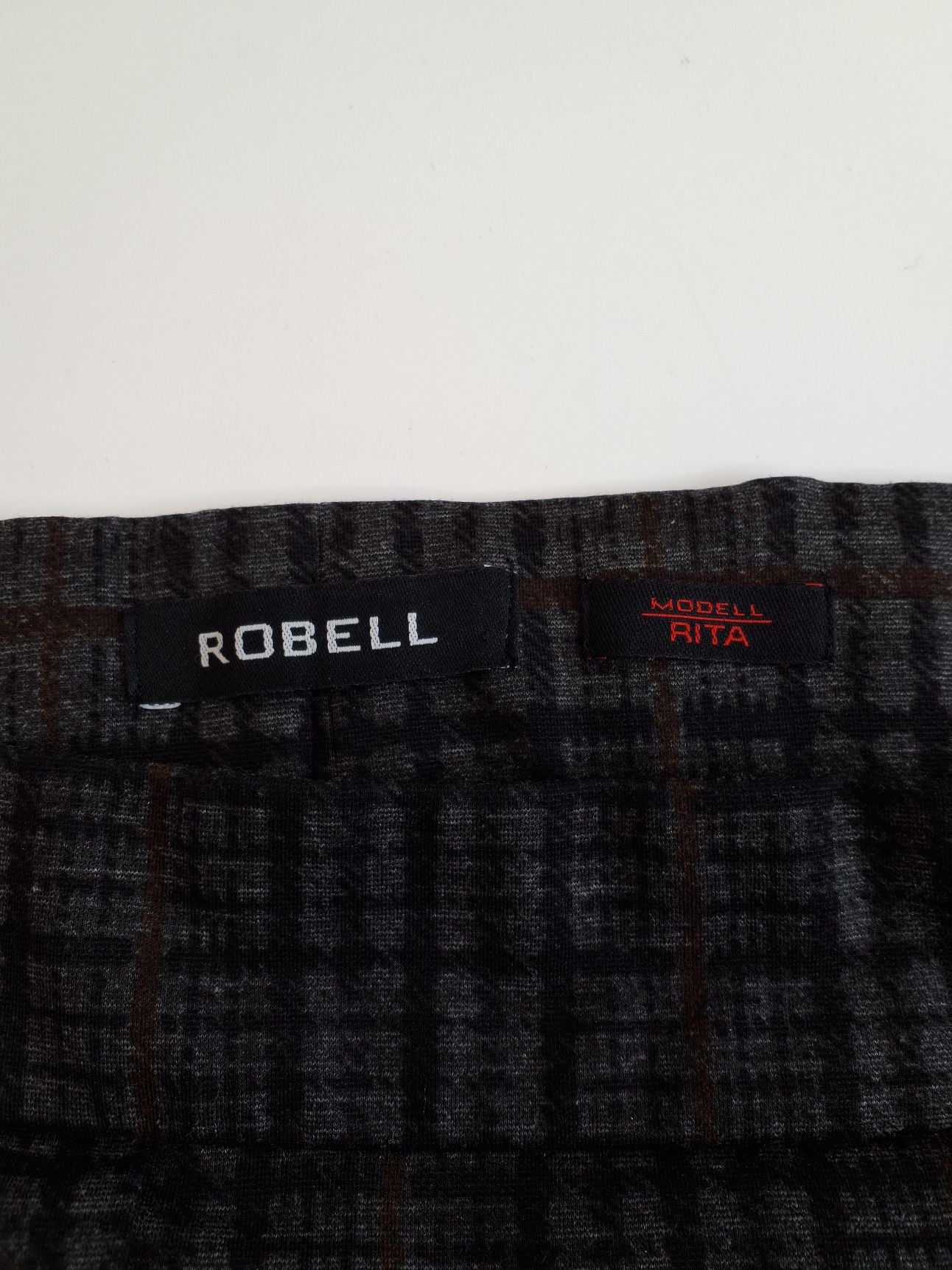 Robell Bukser