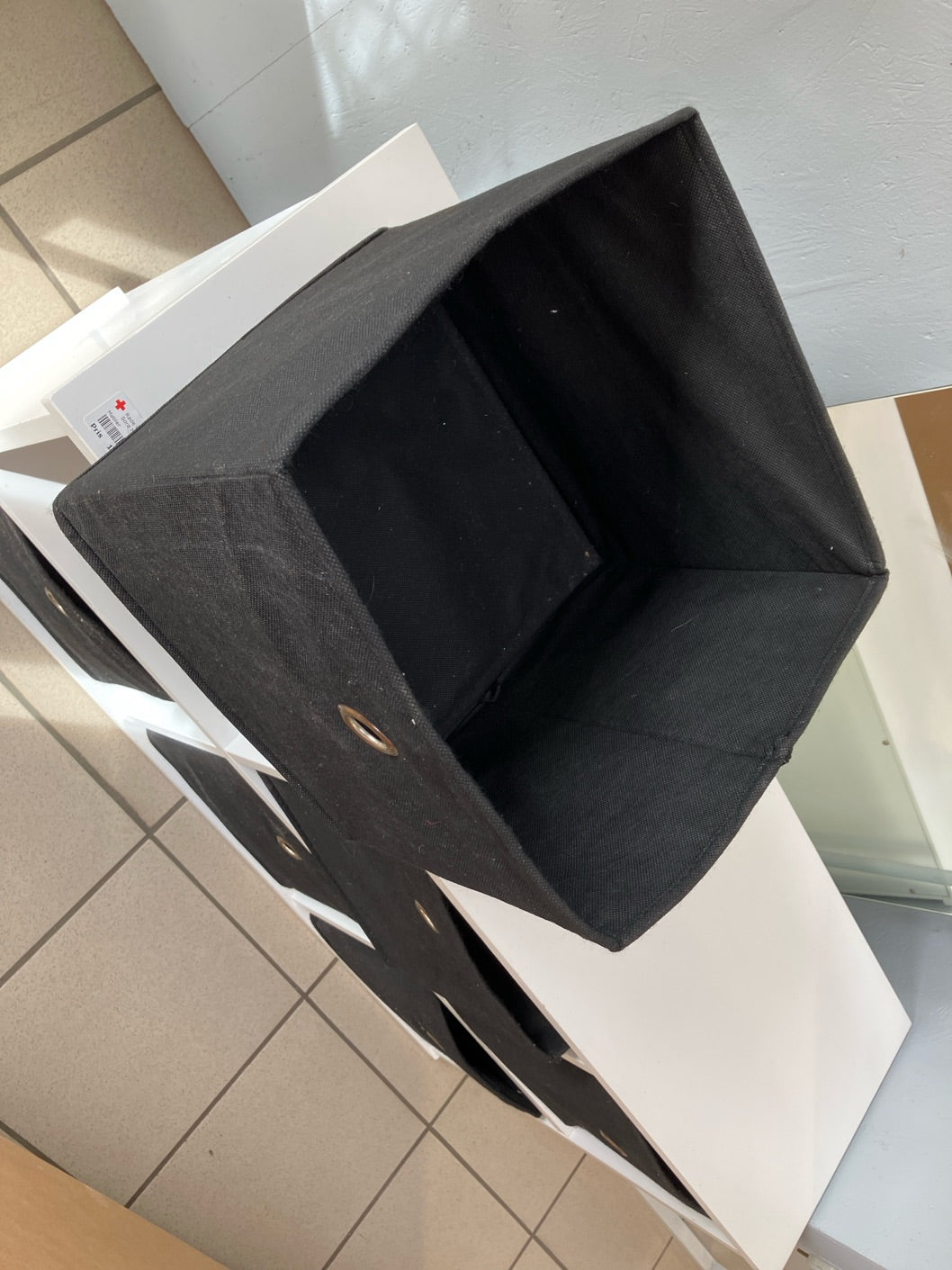 Kommode med stofbokse