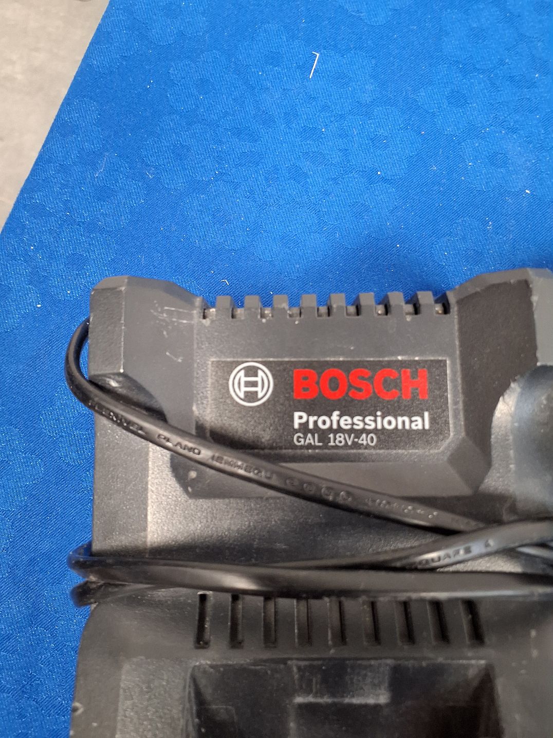 BOSCH Oplader og batteri  Professional