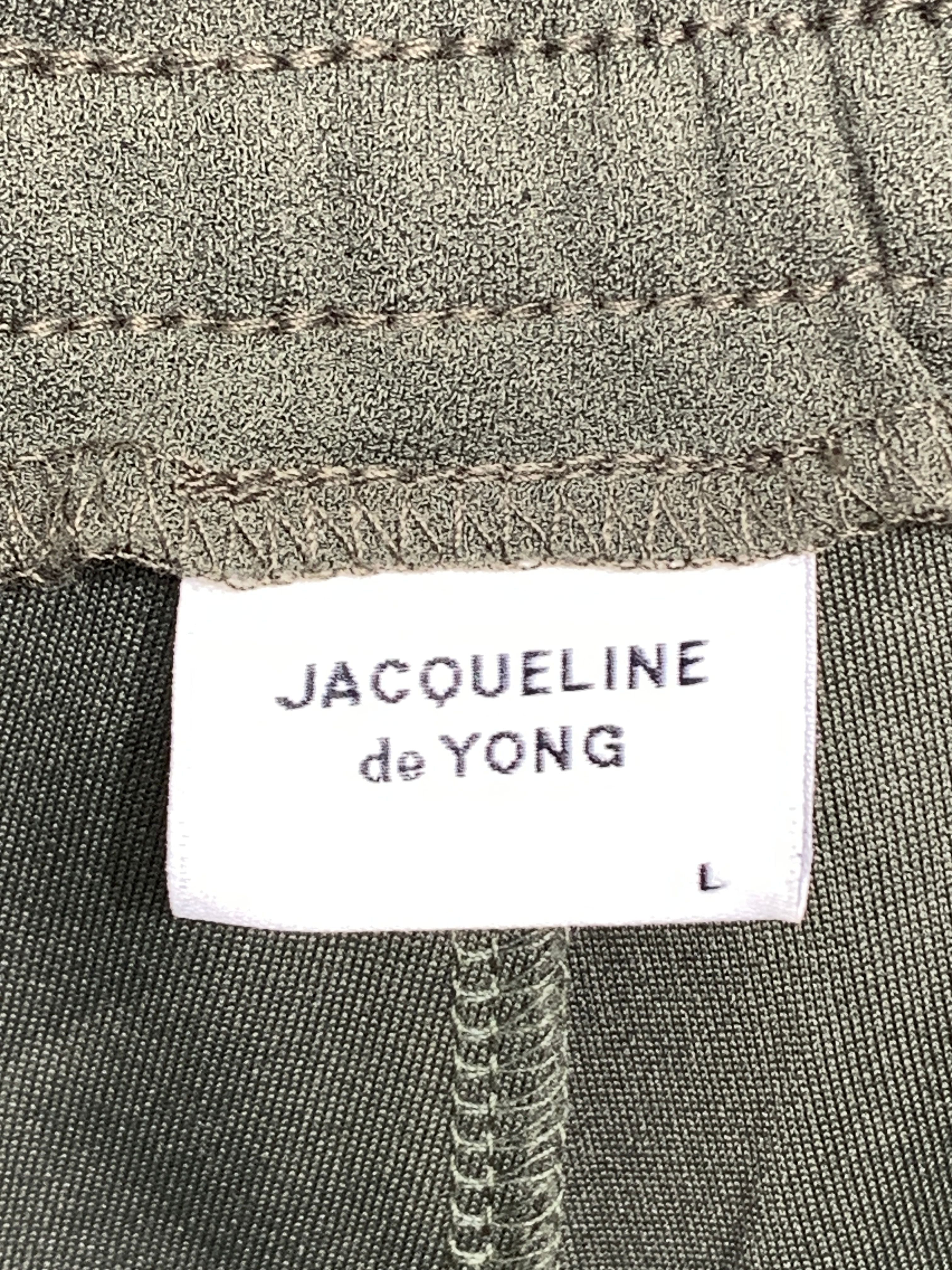 Jacqueline De Yong Bukser
